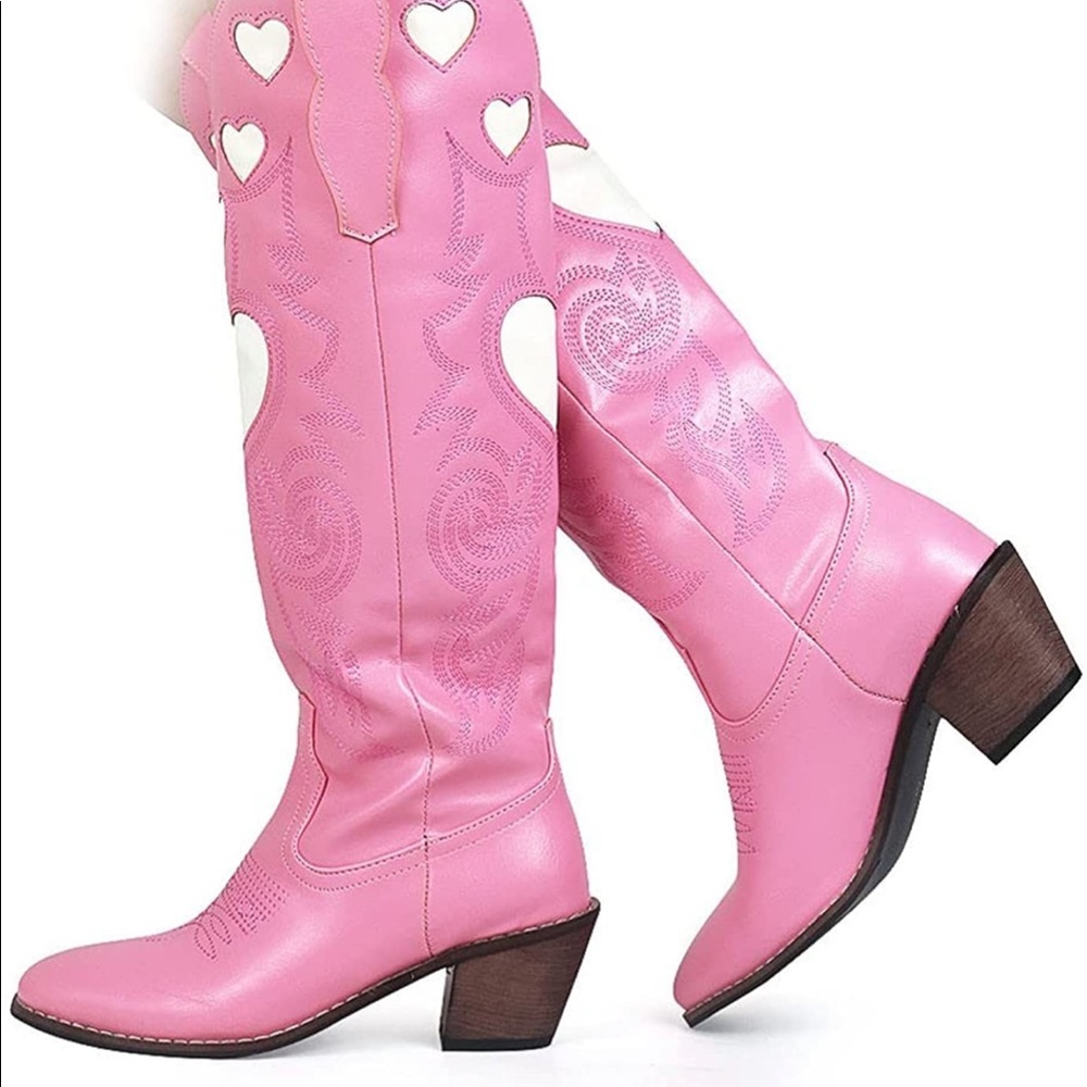 Pink cowboy boots with hearts! Worn twice for two hours 🤠 has fur lining!!